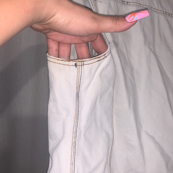 Boho Light Wash Ripped Frayed Denim Vest Jacket Juicy Couture Vintage Pin - Picture 9 of 9